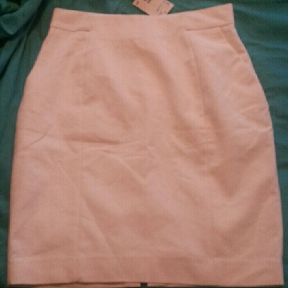 White pencil skirt